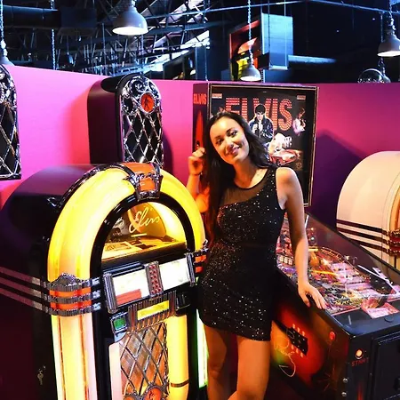 Hotel Jukebox 3*