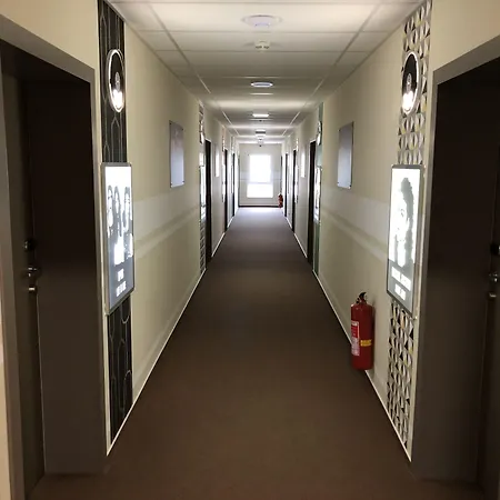 Отель Jukebox Зноймо