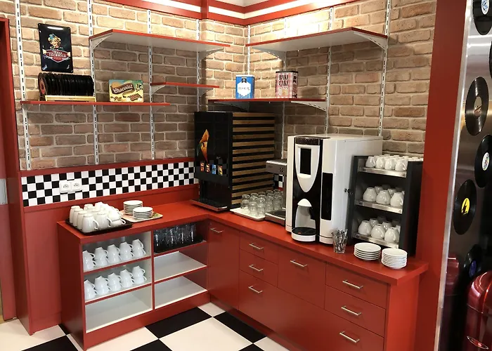 Hotel Jukebox 3*