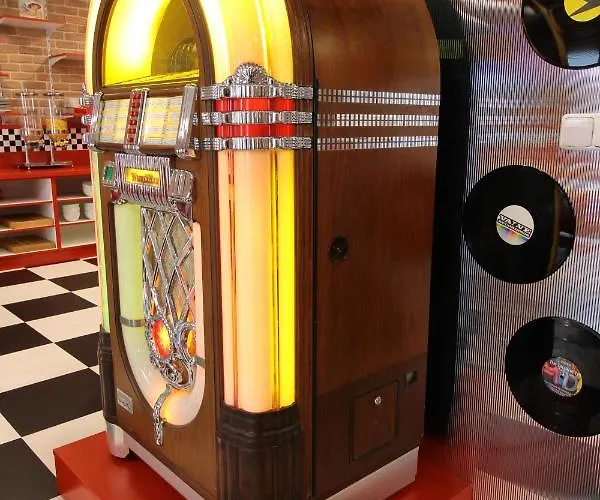Отель Jukebox 3*